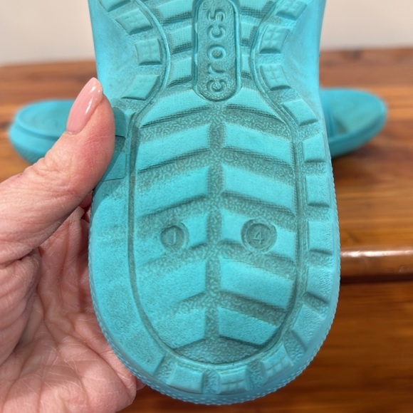 Crocs Comfort Turquoise Blue Slides - Picture 6 of 7